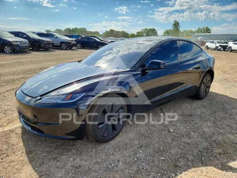 2025 Tesla Model 3 фото