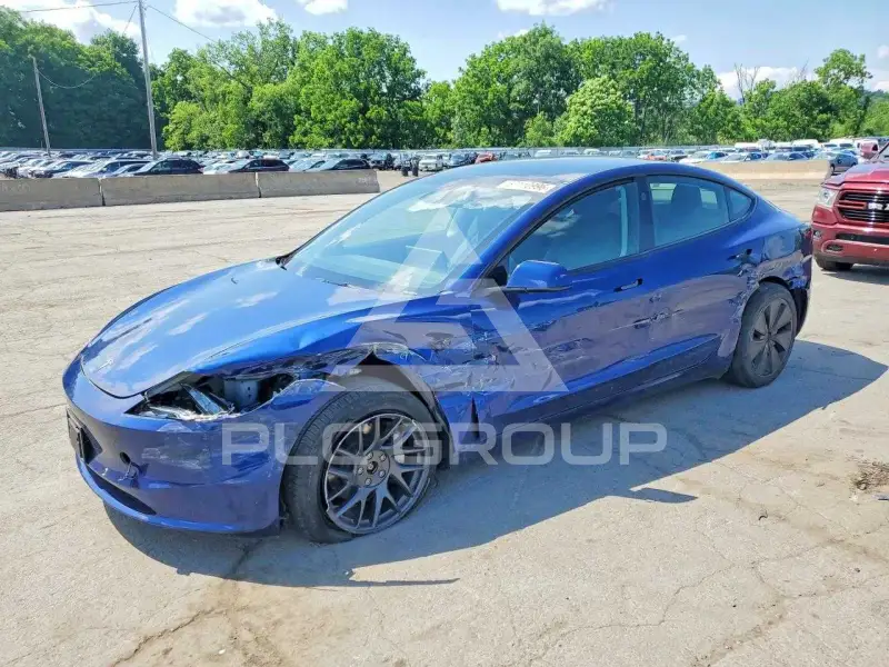 2025 Tesla Model 3 фото