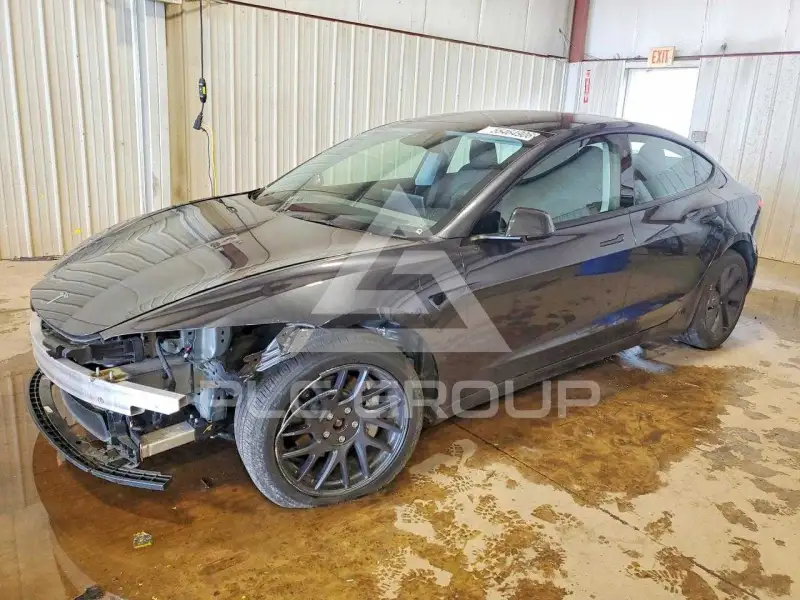 2025 Tesla Model 3 фото