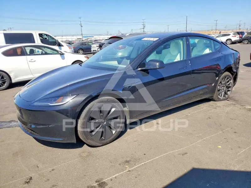 2025 Tesla Model 3 фото
