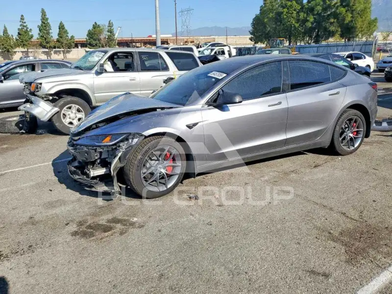 2025 Tesla Model 3 photo