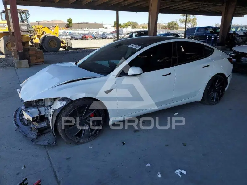 2025 Tesla Model 3 фото