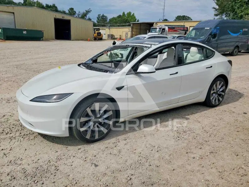 2025 Tesla Model 3 фото