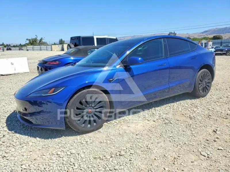 2025 Tesla Model 3 фото