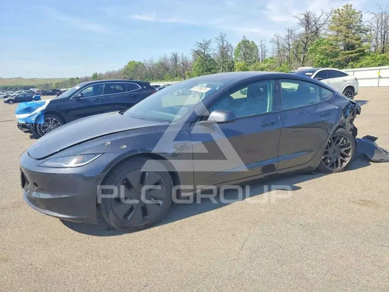 2025 Tesla Model 3 фото