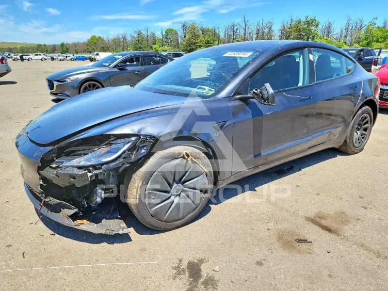 2025 Tesla Model 3 фото