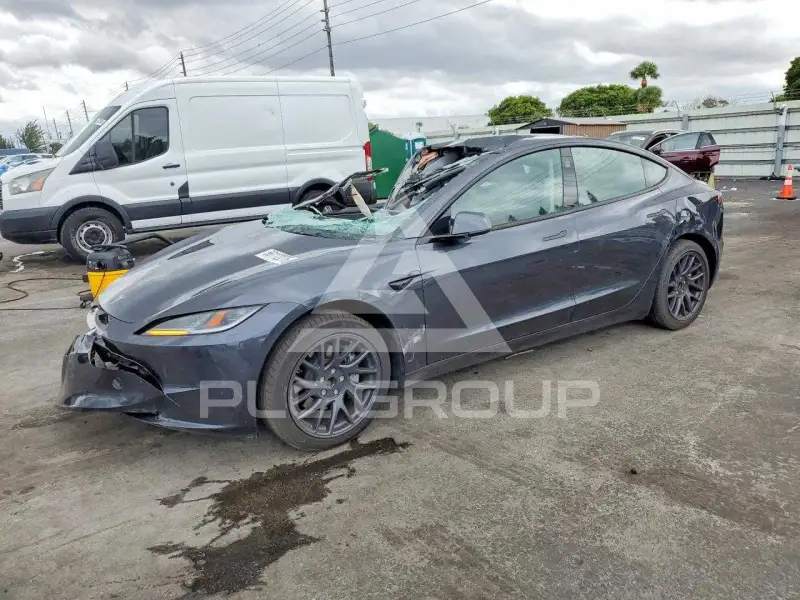 2025 Tesla Model 3 фото