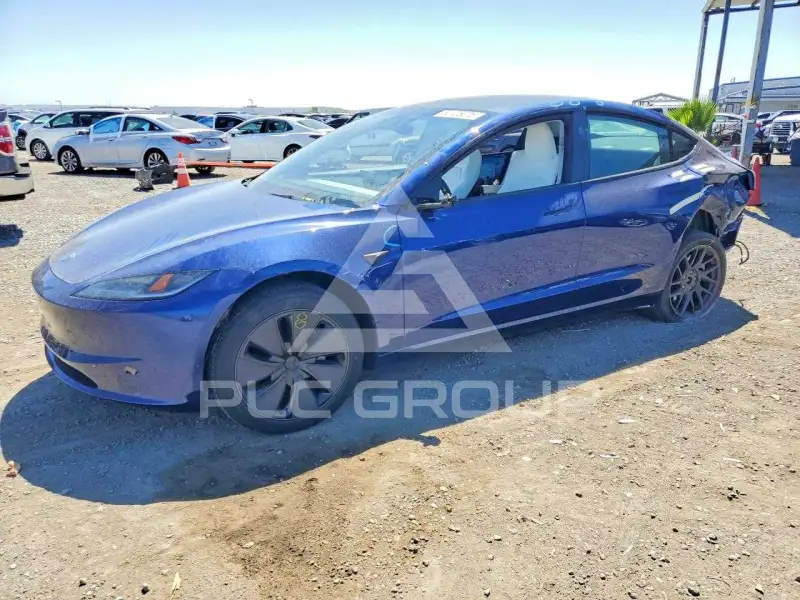 2025 Tesla Model 3 фото