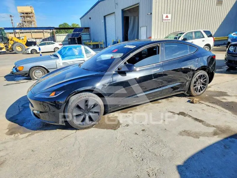 2025 Tesla Model 3 фото