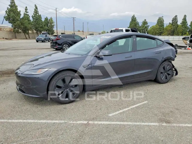 2025 Tesla Model 3 фото