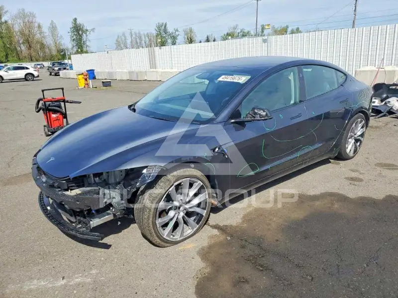 2025 Tesla Model 3 фото