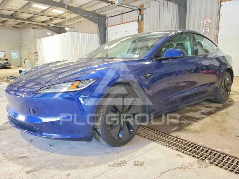 2025 Tesla Model 3 фото