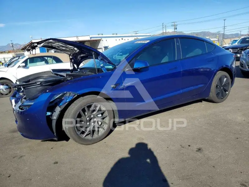 2025 Tesla Model 3 фото