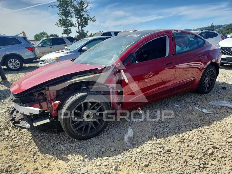 2025 Tesla Model 3 фото