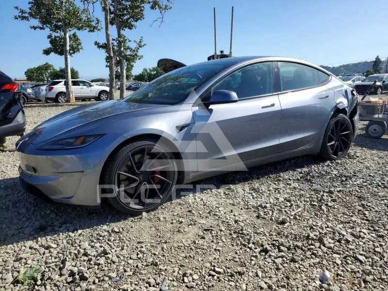 2025 Tesla Model 3 фото