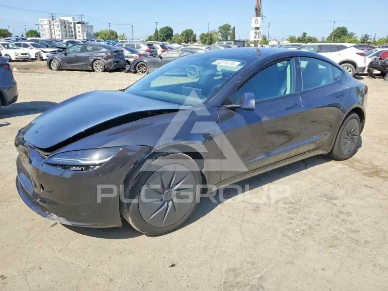 2025 Tesla Model 3 фото