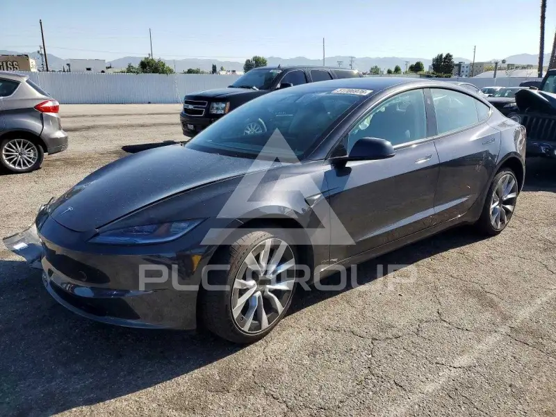 2025 Tesla Model 3 фото