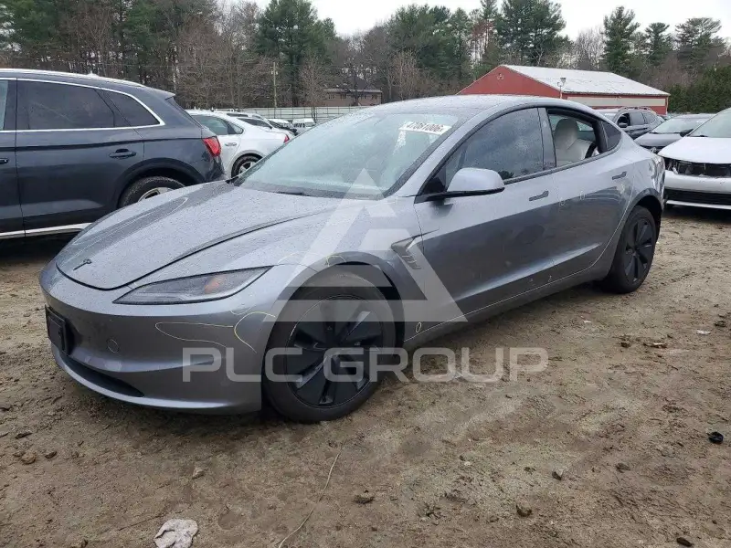 2025 Tesla Model 3 фото