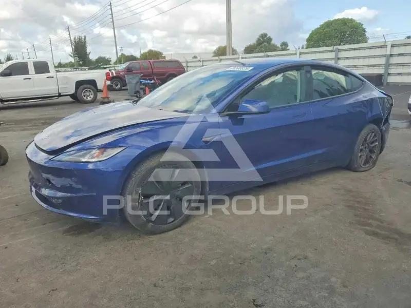 2025 Tesla Model 3 фото