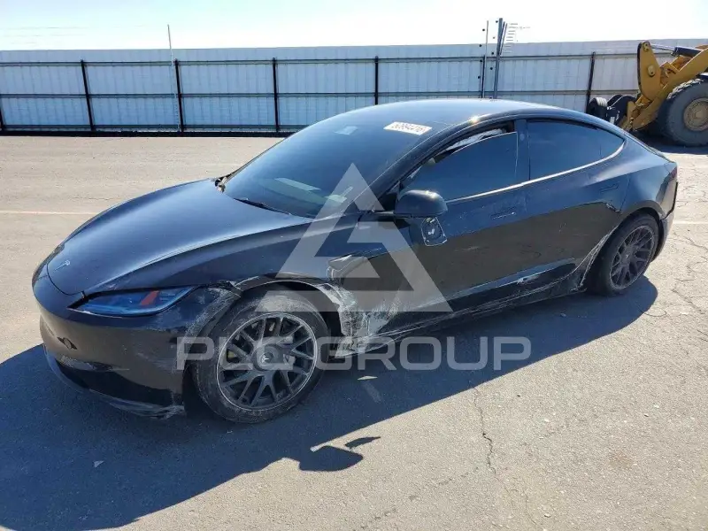2025 Tesla Model 3 фото