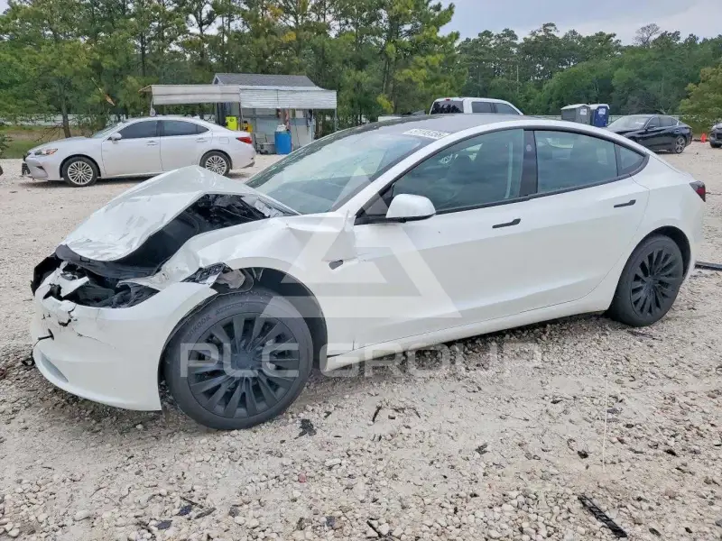 2025 Tesla Model 3 фото