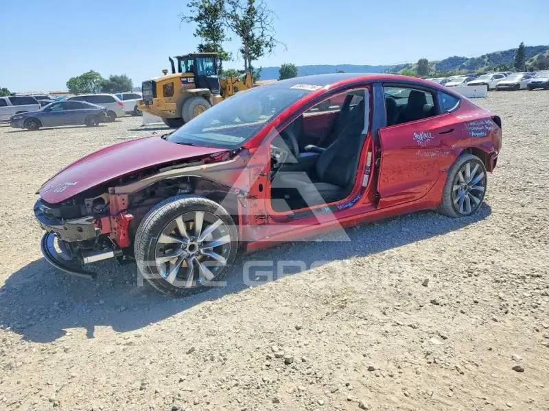 2025 Tesla Model 3 фото