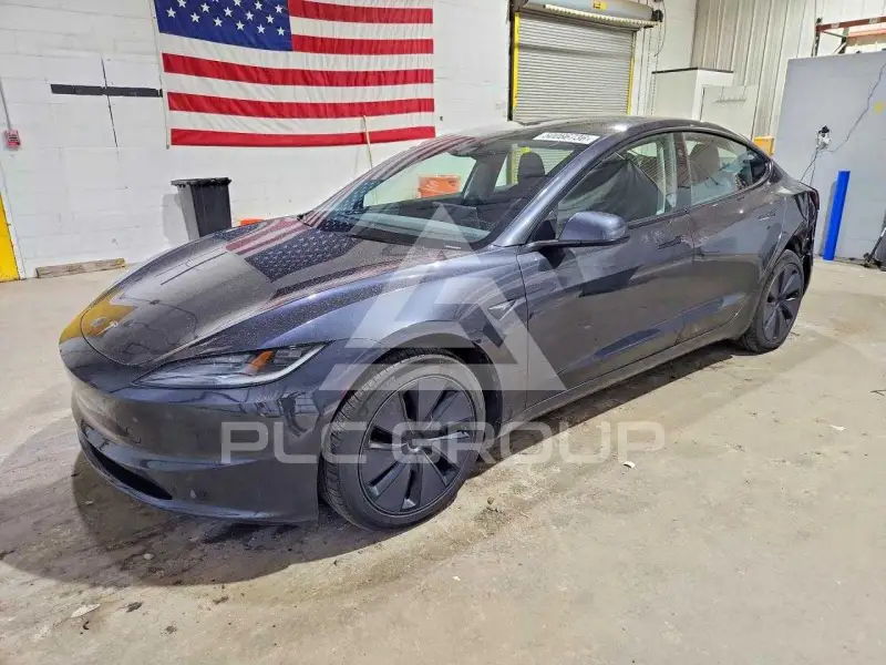 2025 Tesla Model 3 фото