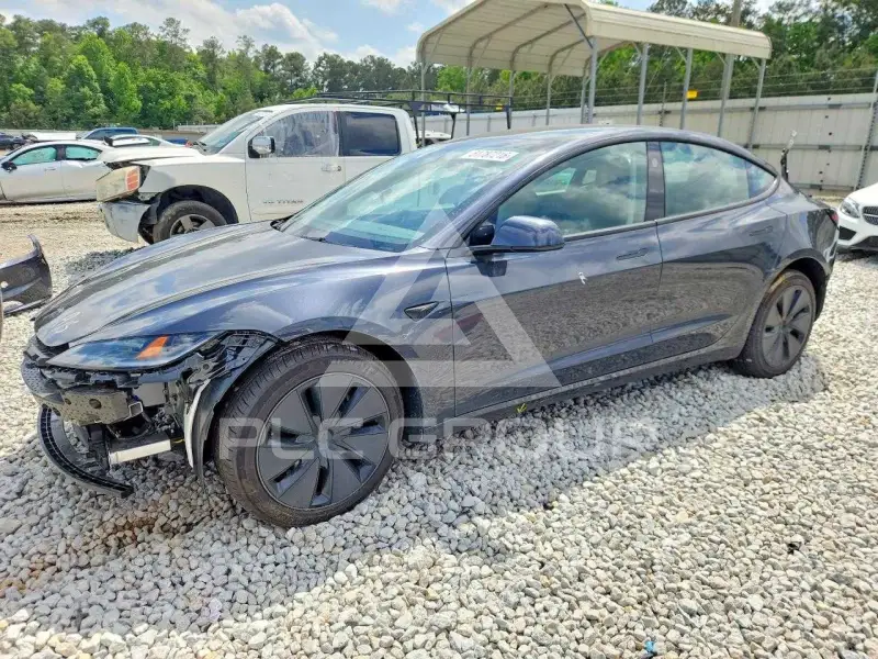 2025 Tesla Model 3 фото