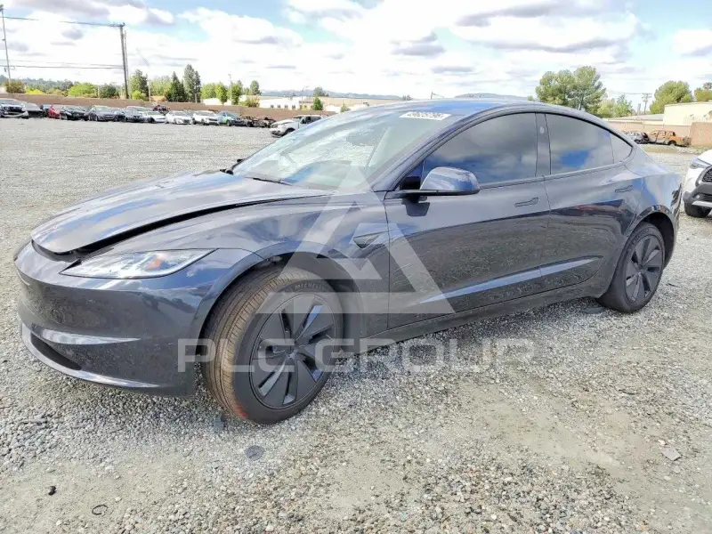 2025 Tesla Model 3 фото