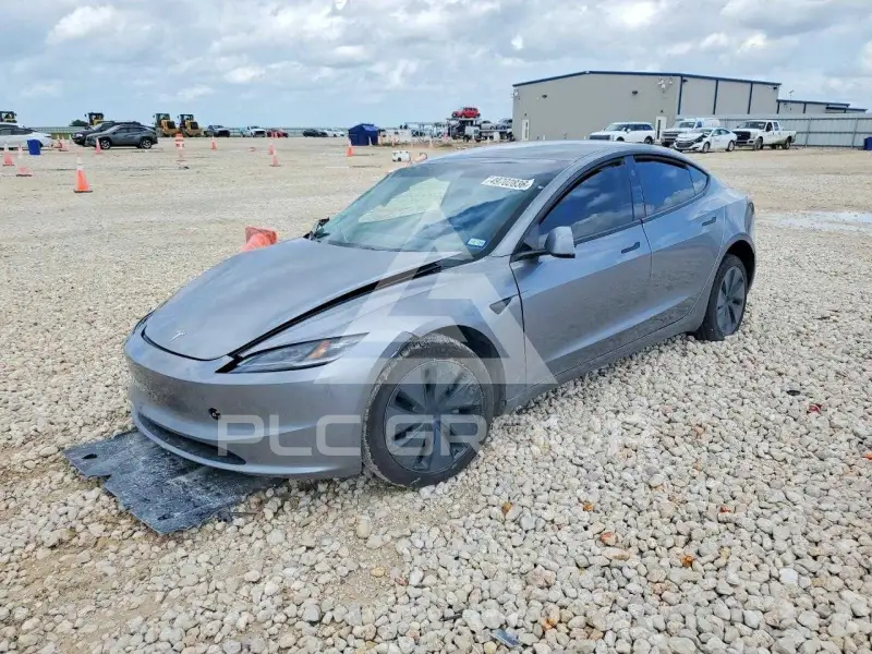2025 Tesla Model 3 фото