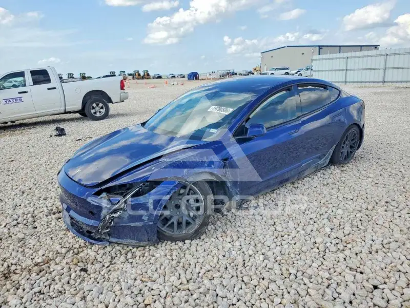 2025 Tesla Model 3 фото