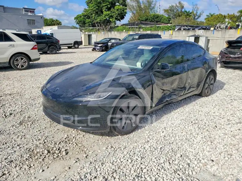 2025 Tesla Model 3 фото