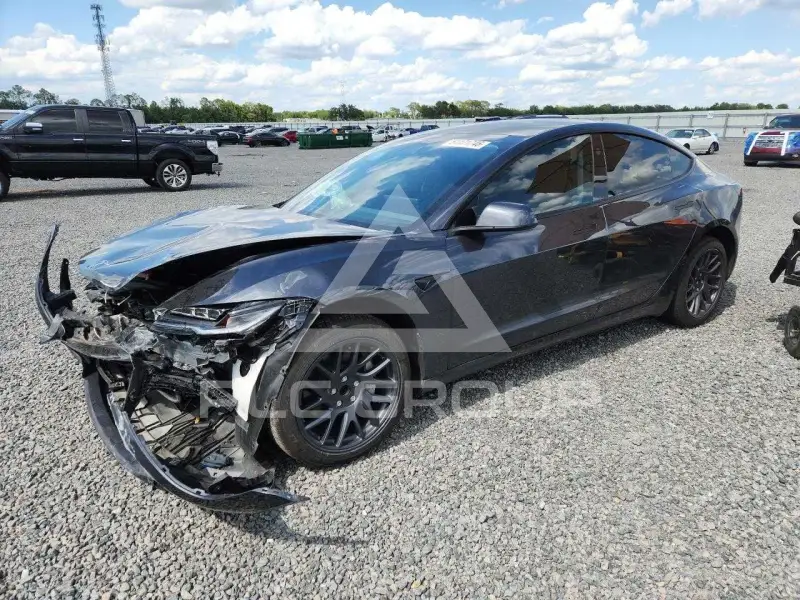 2025 Tesla Model 3 фото
