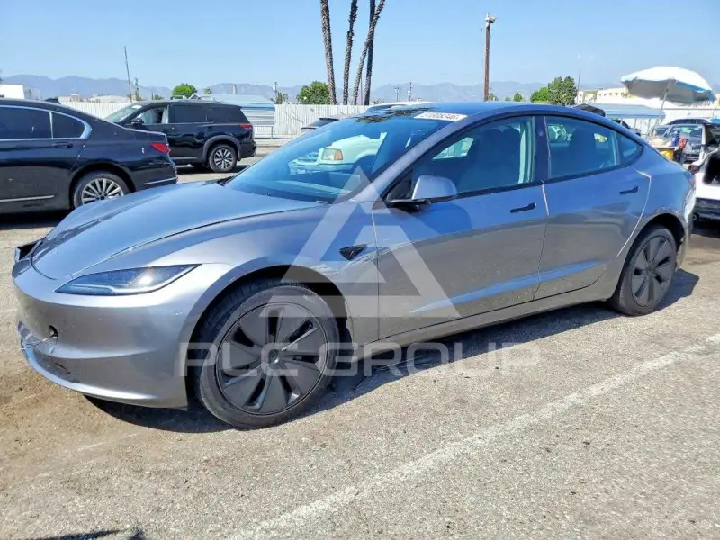 2025 Tesla Model 3 фото