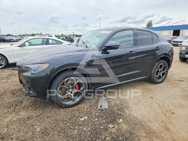 2025 Alfa Romeo Stelvio фото