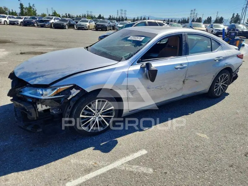 2025 Lexus ES300 photo
