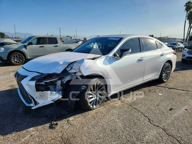 2025 Lexus ES300 photo