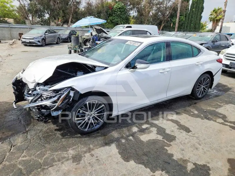 2025 Lexus ES300 фото