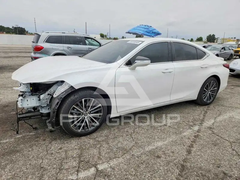 2025 Lexus ES300 photo