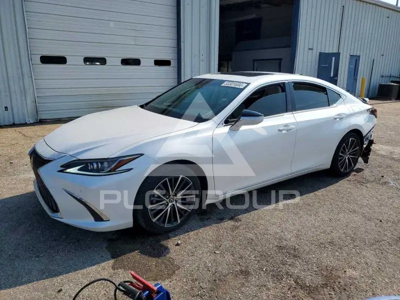 2025 Lexus ES300 photo