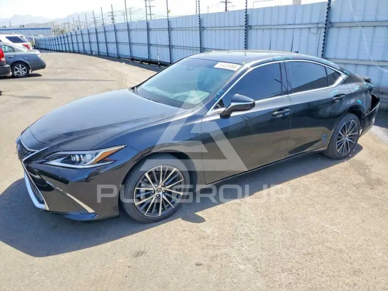 2025 Lexus ES300 photo