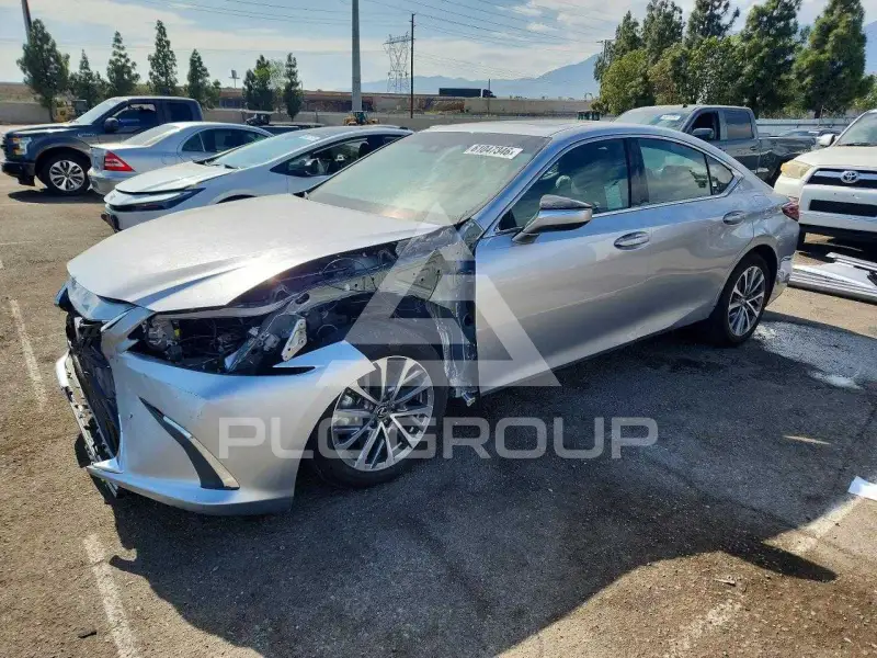 2025 Lexus ES350 photo