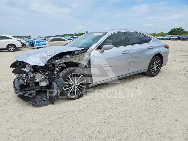 2025 Lexus ES350 photo