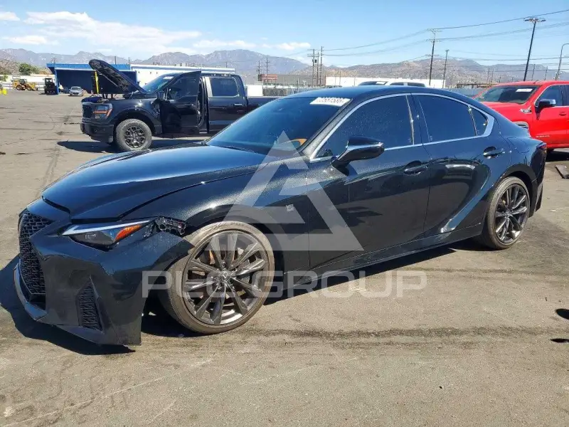 2025 Lexus IS photo