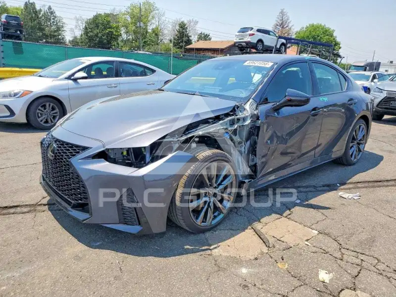 2025 Lexus IS photo