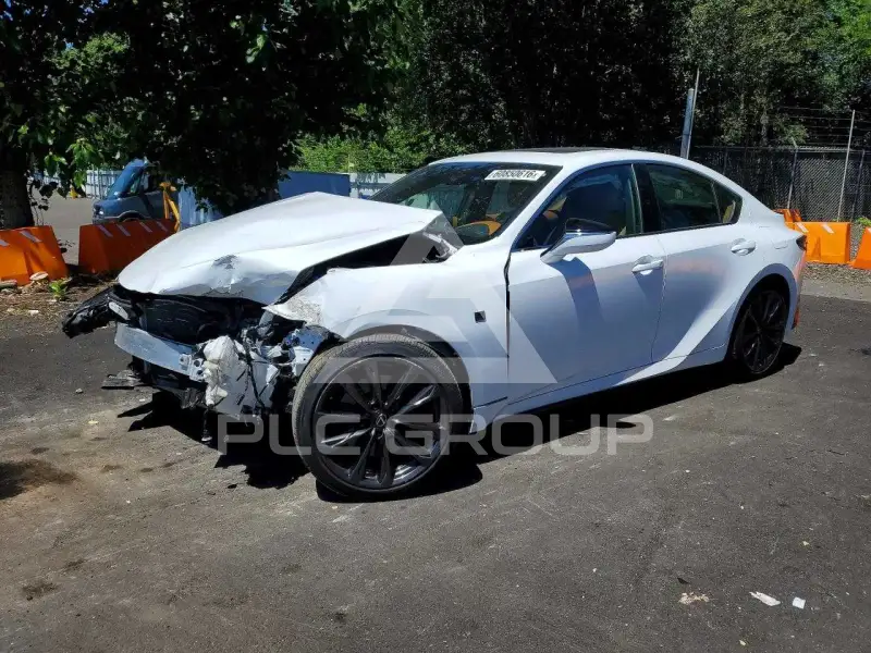 2025 Lexus IS photo