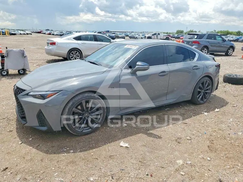2025 Lexus IS photo