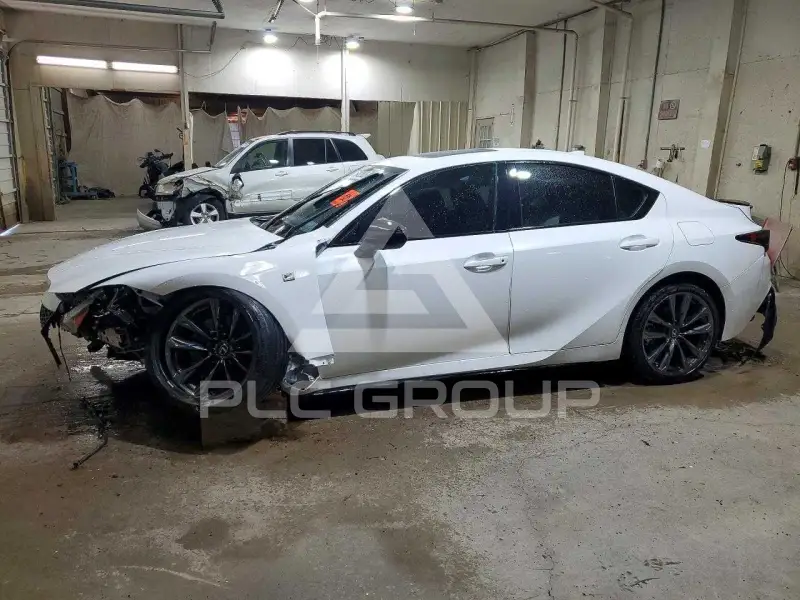 2025 Lexus IS фото