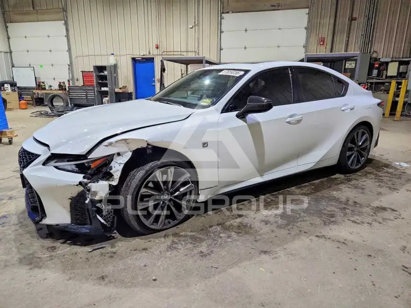2025 Lexus IS фото