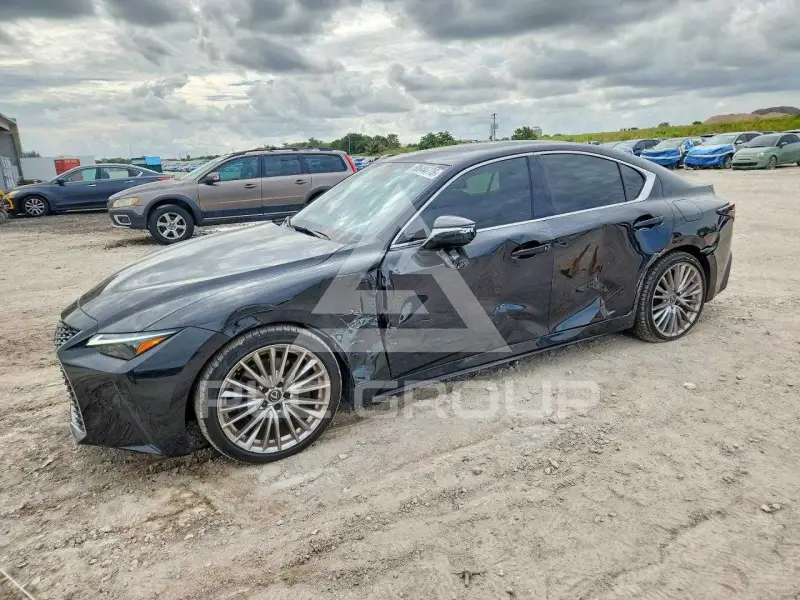 2025 Lexus IS фото